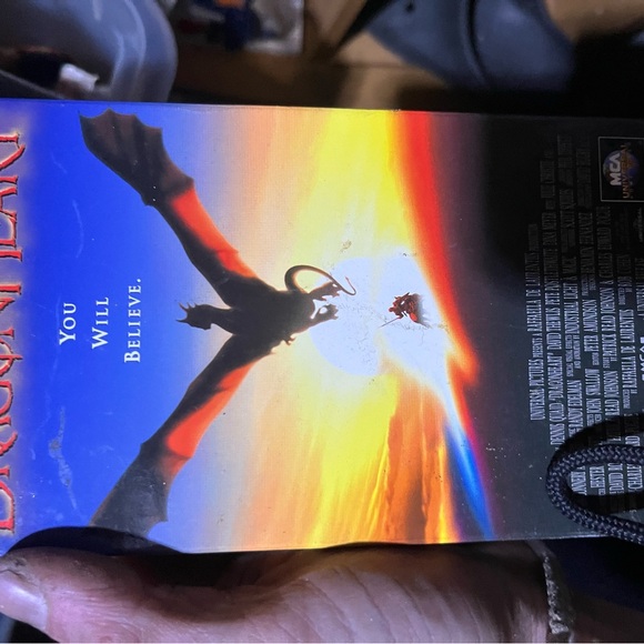 Dragonheart VHS Movie - Picture 1 of 2